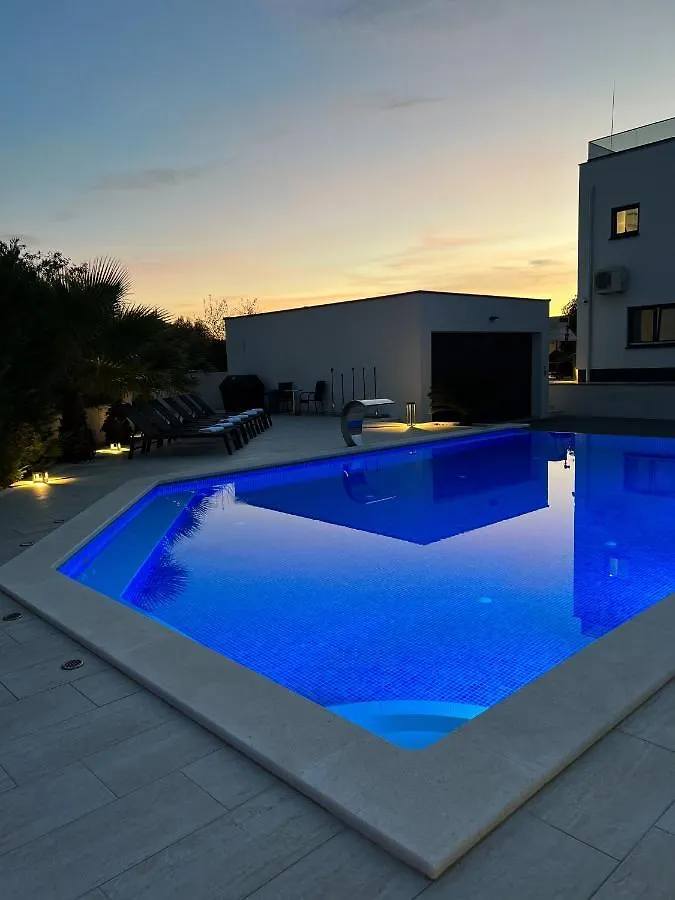 فيلة Holiday Luxury Resort Sundance تروغير